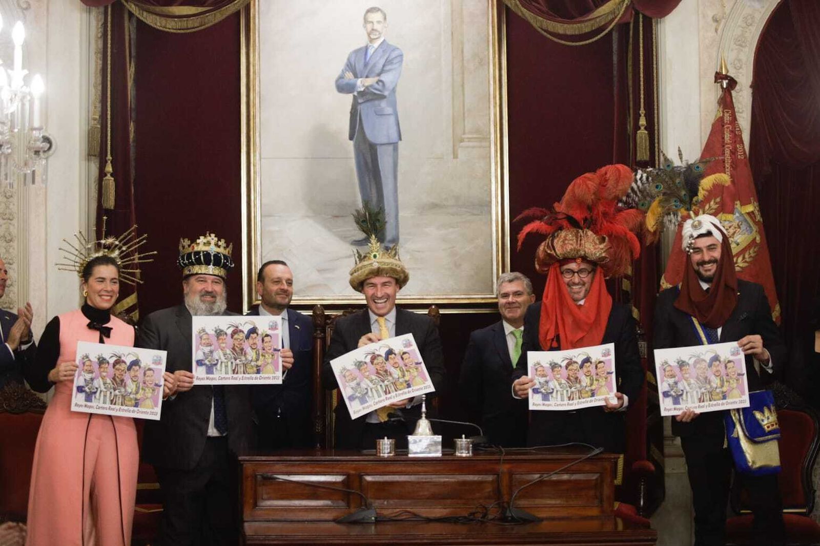 Navidad Cádiz 2022: Las imágenes del traspaso de coronas de los Reyes Magos, Cartero Real y Estrella de Oriente