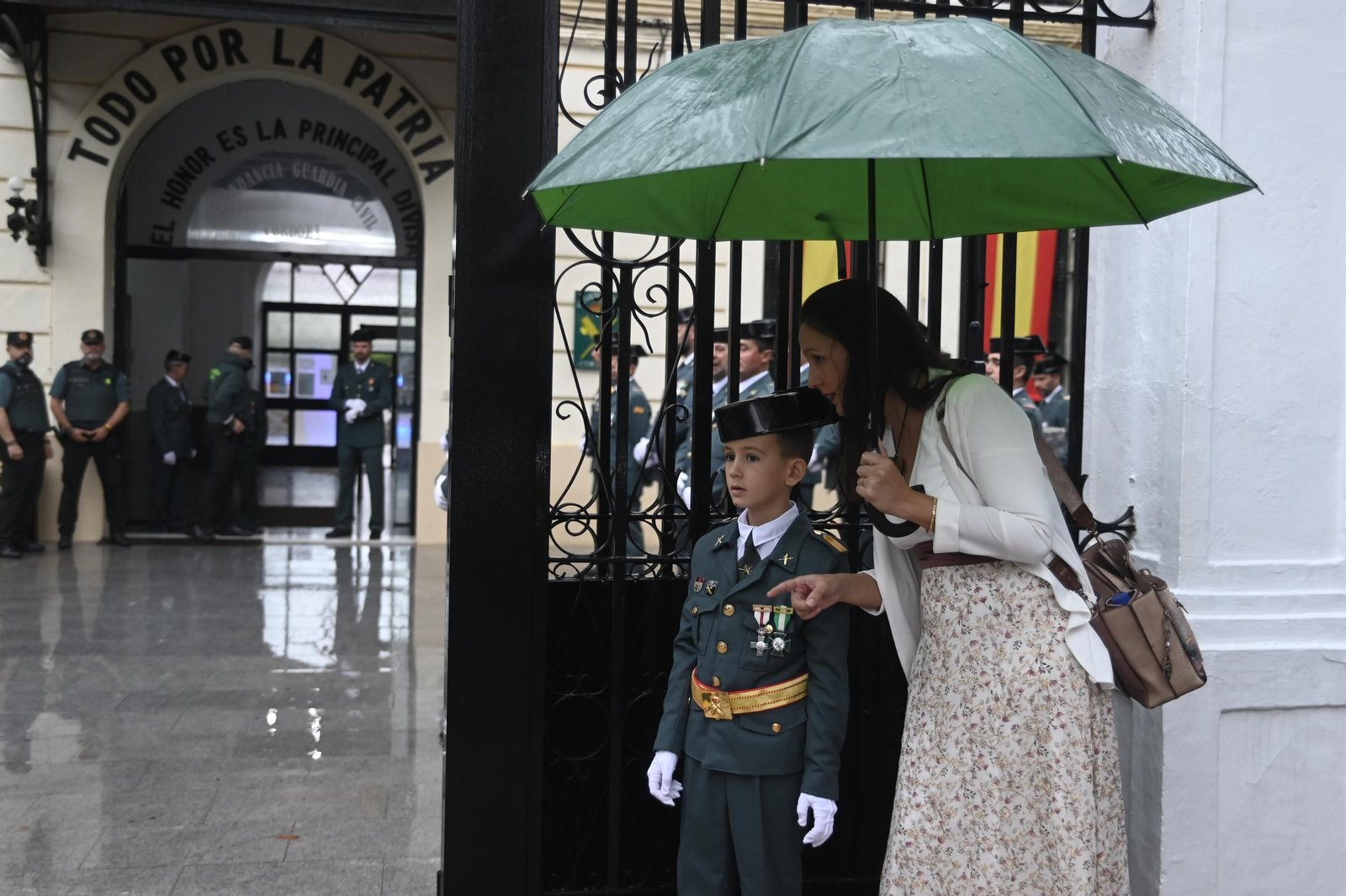 Las mejores fotos del Día de la Guardia Civil en Córdoba bajo la lluvia