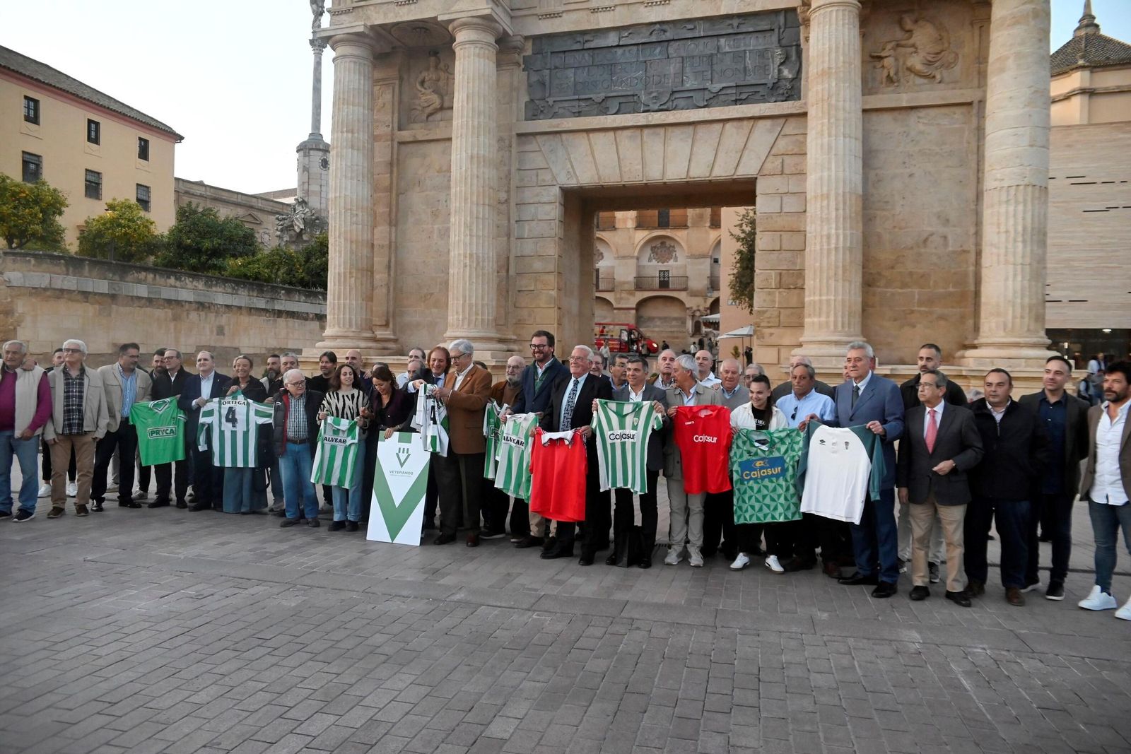 Las mejores fotos de la presentación de los Veteranos del Córdoba CF