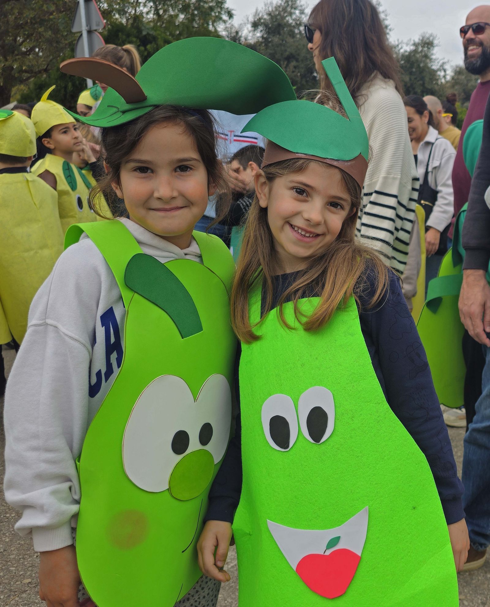 El pasacalles de carnaval del CEIP San García de Algeciras, en imágenes