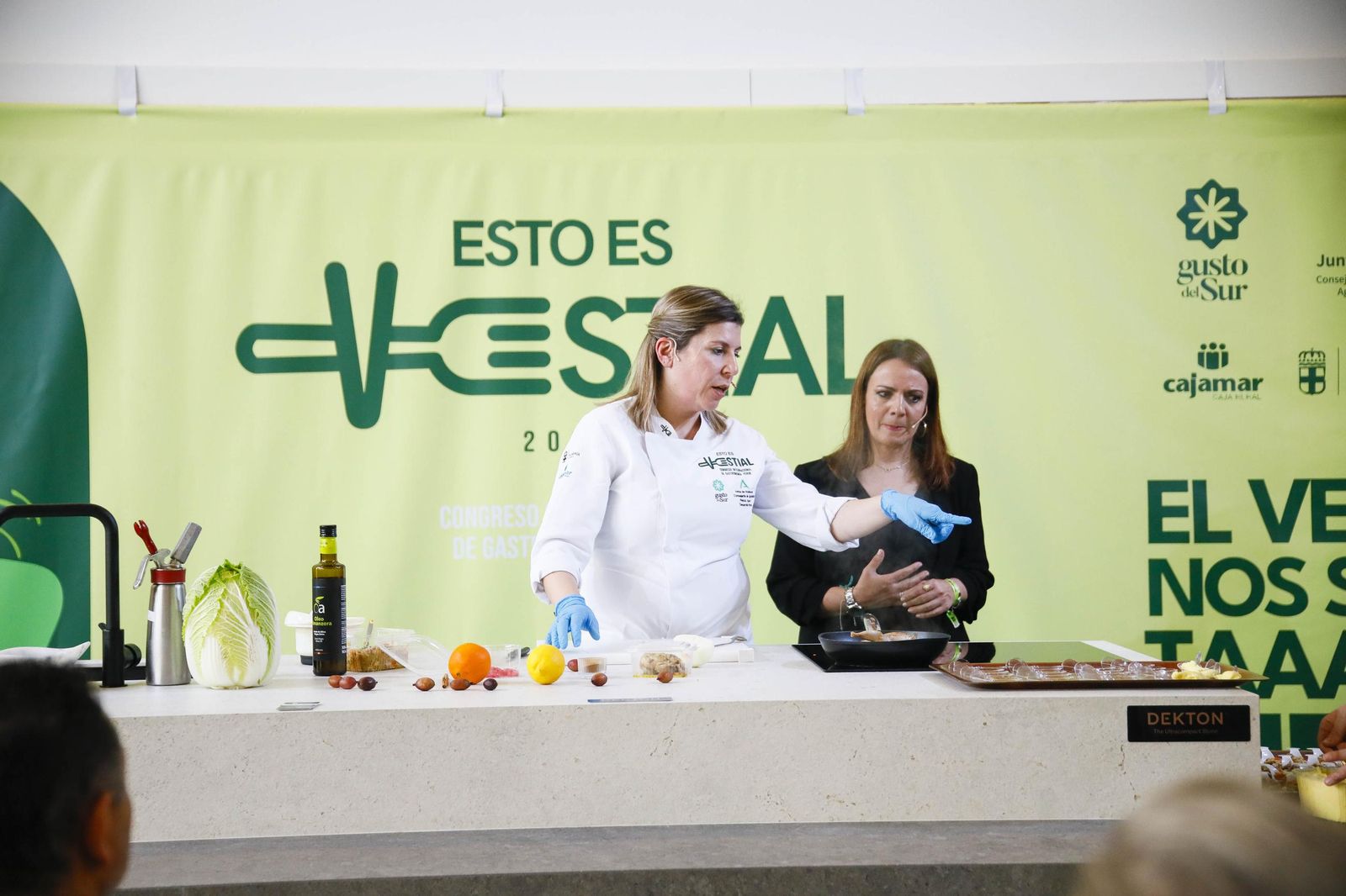Imágenes del último día del Congreso Internacional Vestial 2025 en el Palacio del Toyo