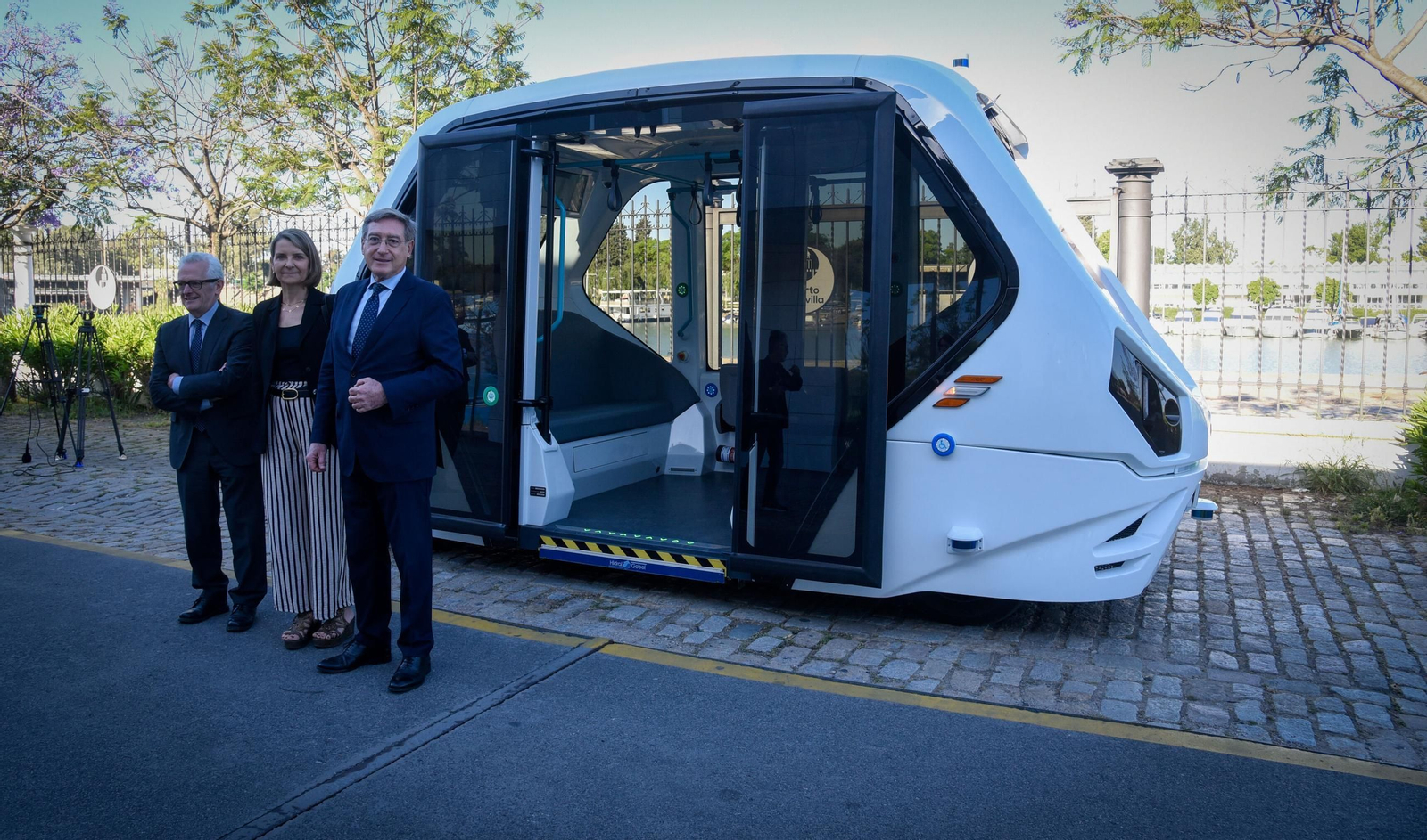 Las fotos de la presentación de la lanzadera autónoma del Puerto de Sevilla