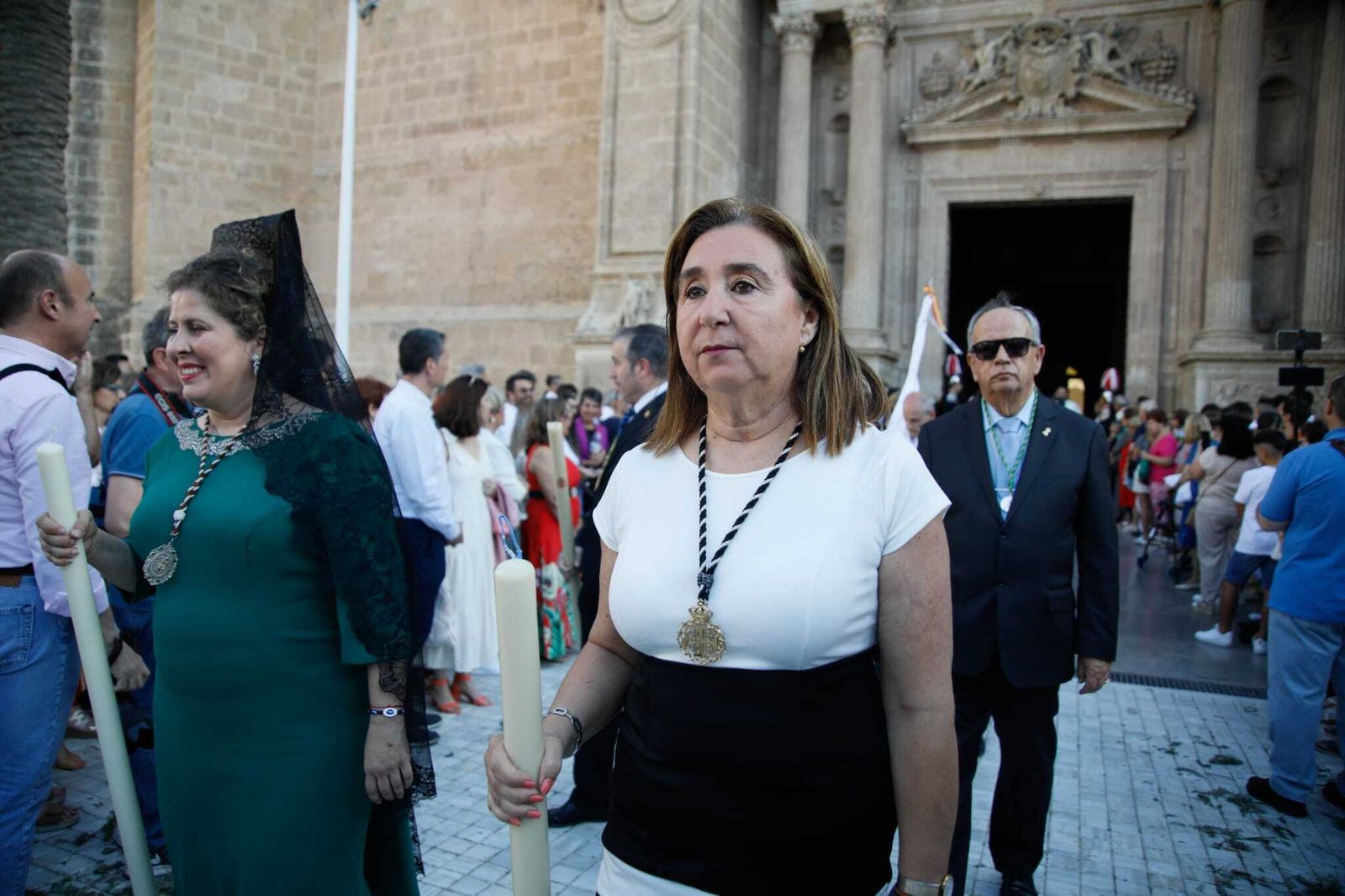 Imágenes de la procesión del Corpus Christi en Almería: así han sido la misa y la posterior marcha por la capital
