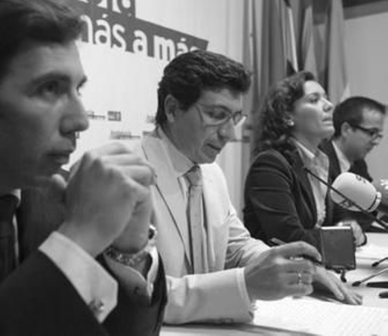 Imagen de la rueda de prensa ofrecida ayer en la sede del PSOE.