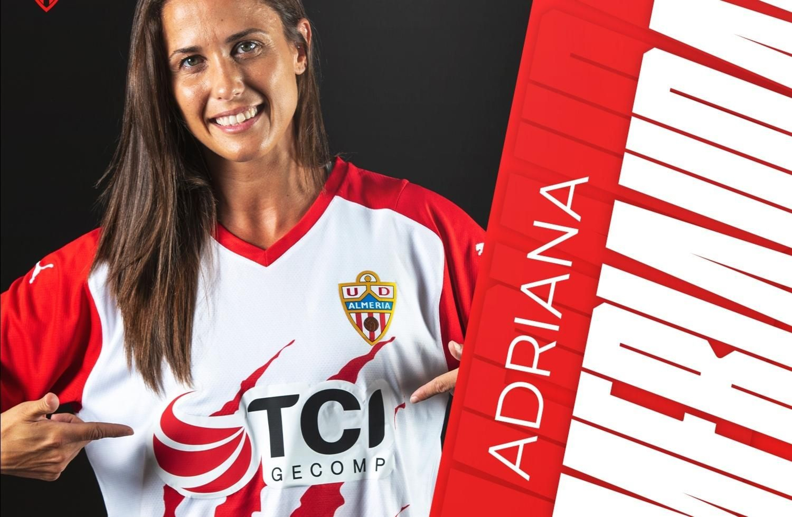 La 'todoterreno' Adriana, nuevo fichaje del femenino del Almería