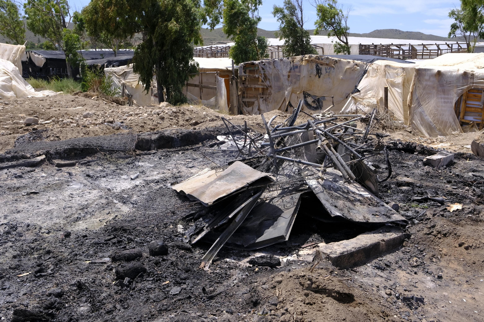 Fotogalería incendio asentamiento de chabolas en Atochares-Níjar (Almería)