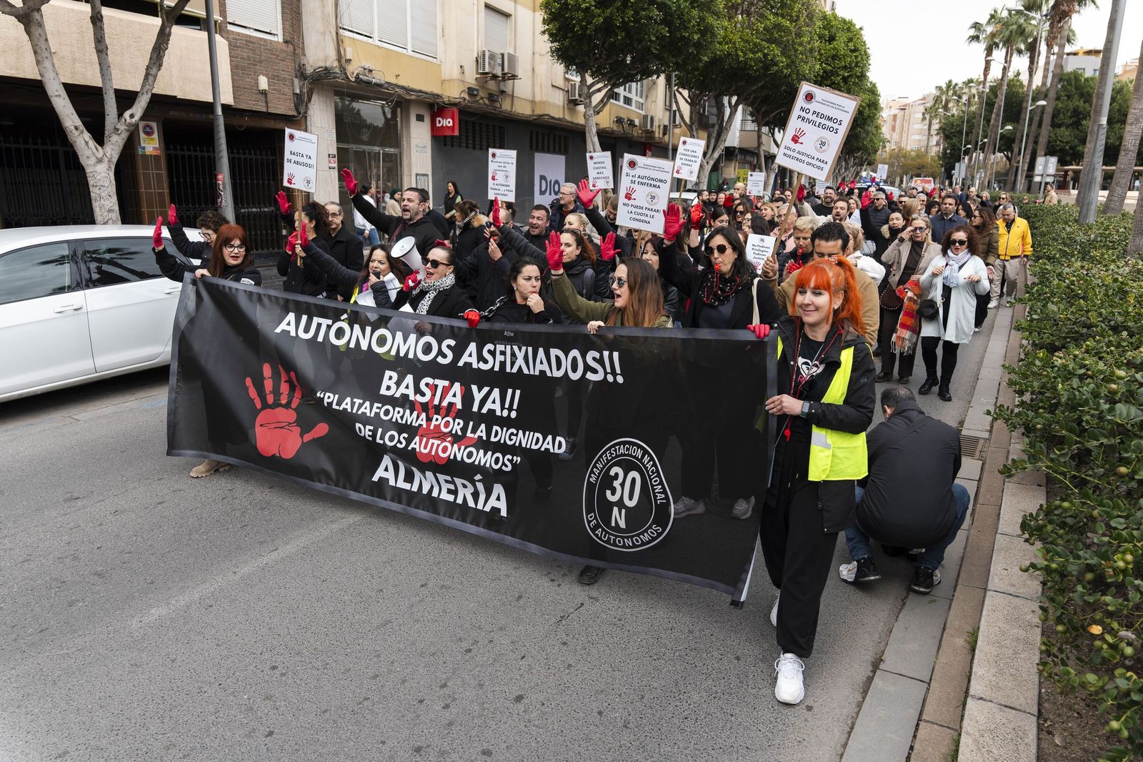 Las imágenes de la Manifestación de la Plataforma por la Dignidad de los Autónomos en Almería