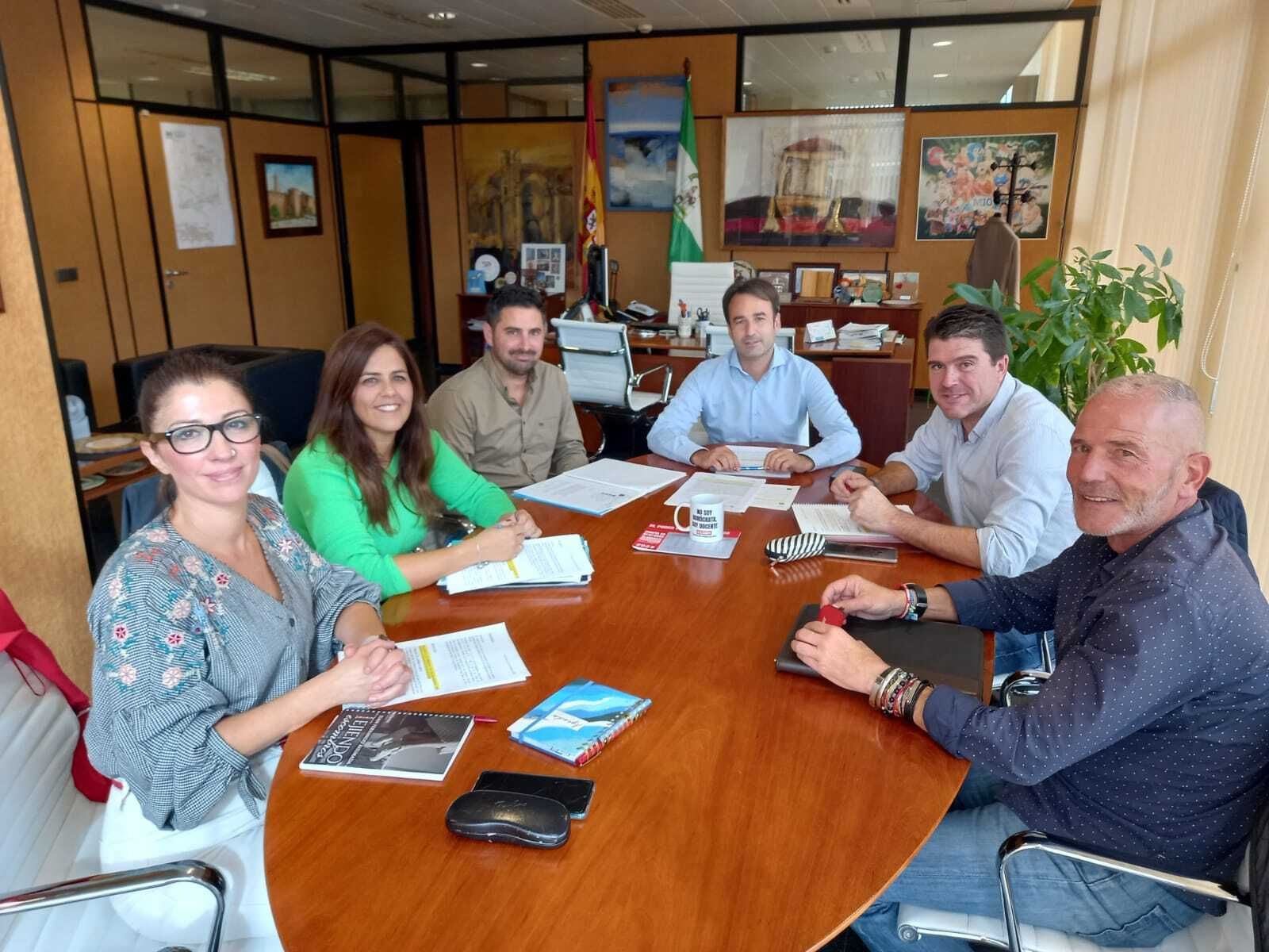 CCOO denuncia los impagos al colectivo de PTIS de los colegios públicos de Huelva