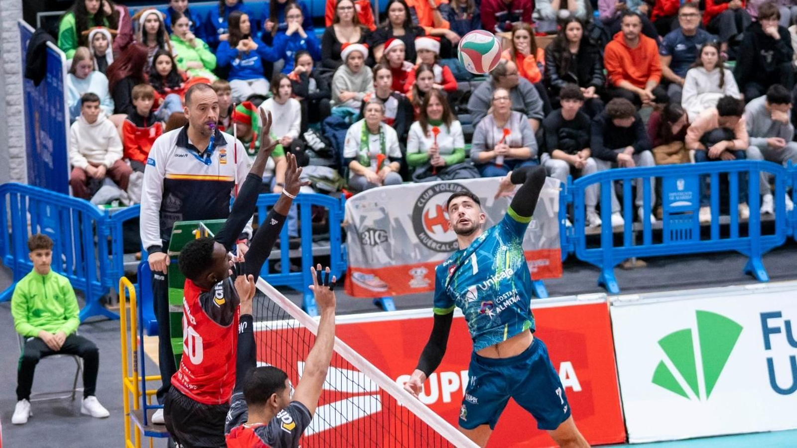 El conjunto almeriense se impuso al cuadro catalán en la segunda victoria consecutiva de los ahorradores.