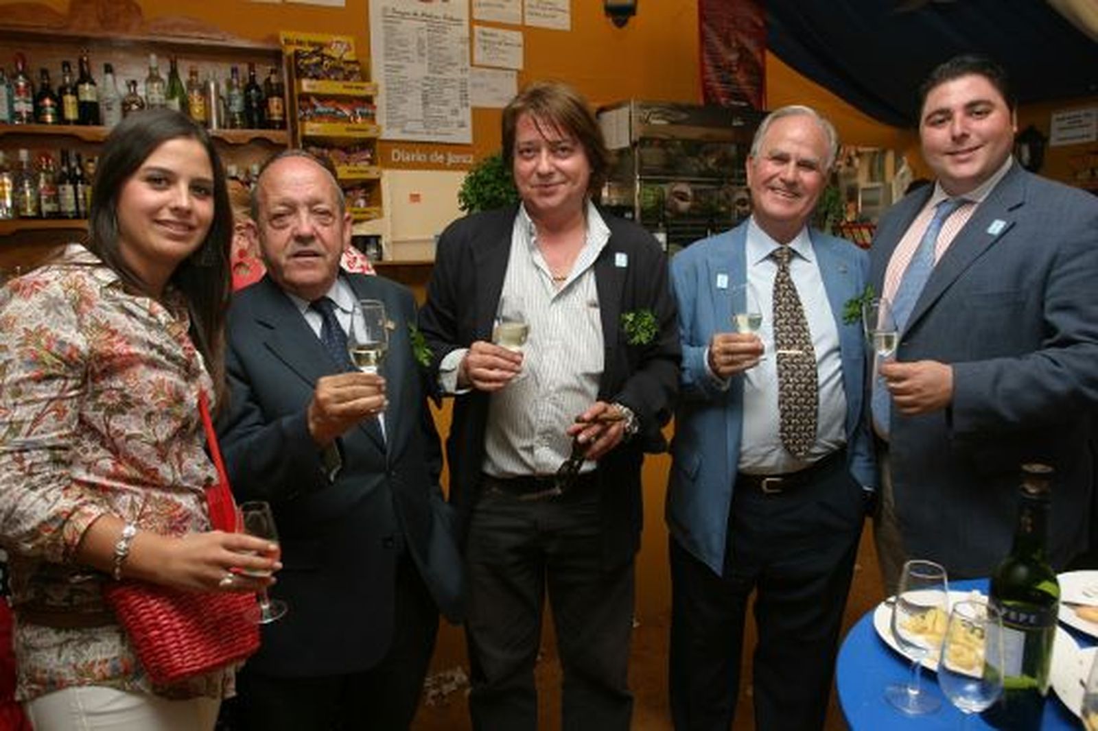 Marisa López, comercial del Diario, junto a Álvaro Osborne, Manolo Muñoz, Manuel Romero y Federico Basaño.

Foto: Vanesa Lobo