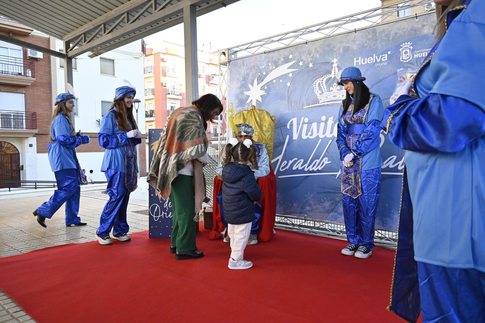 Recogida de cartas del paje real en la plaza Miguel Raya en el Molino, en imágenes