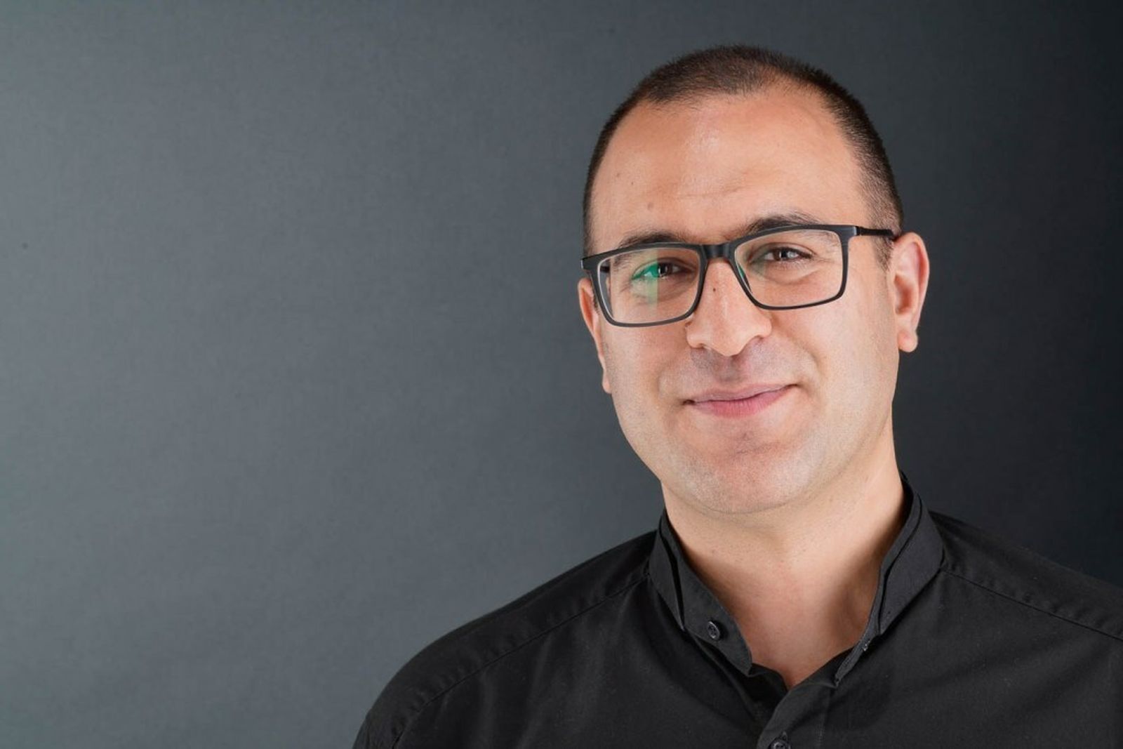 El compositor y saxofonista suizo Bardia Charaf