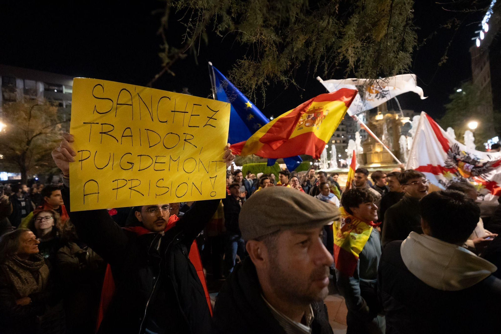 Manifestación contra la amnistía por las calles de Granada