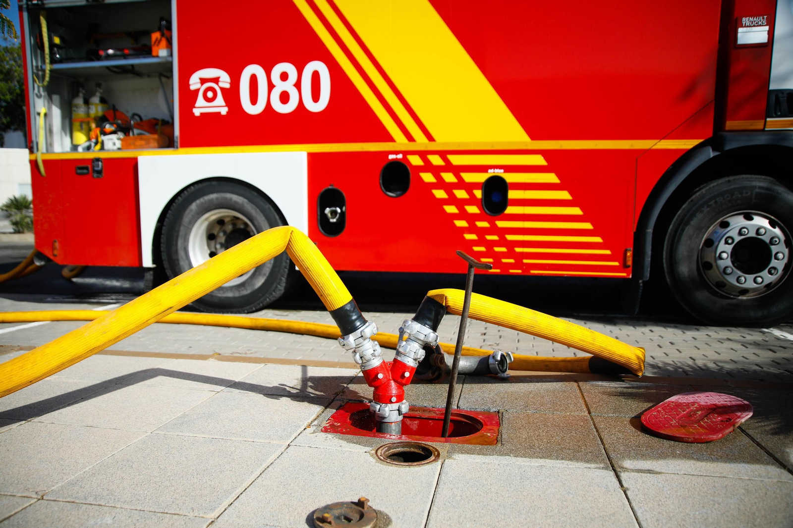 Nuevo incendio en la nave de Hintes Oil Europa en el PITA