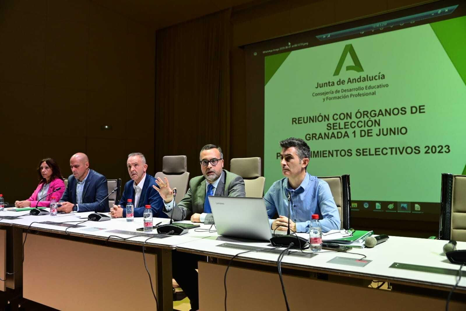 Reunión en Granada con los responsables de los tribunales.