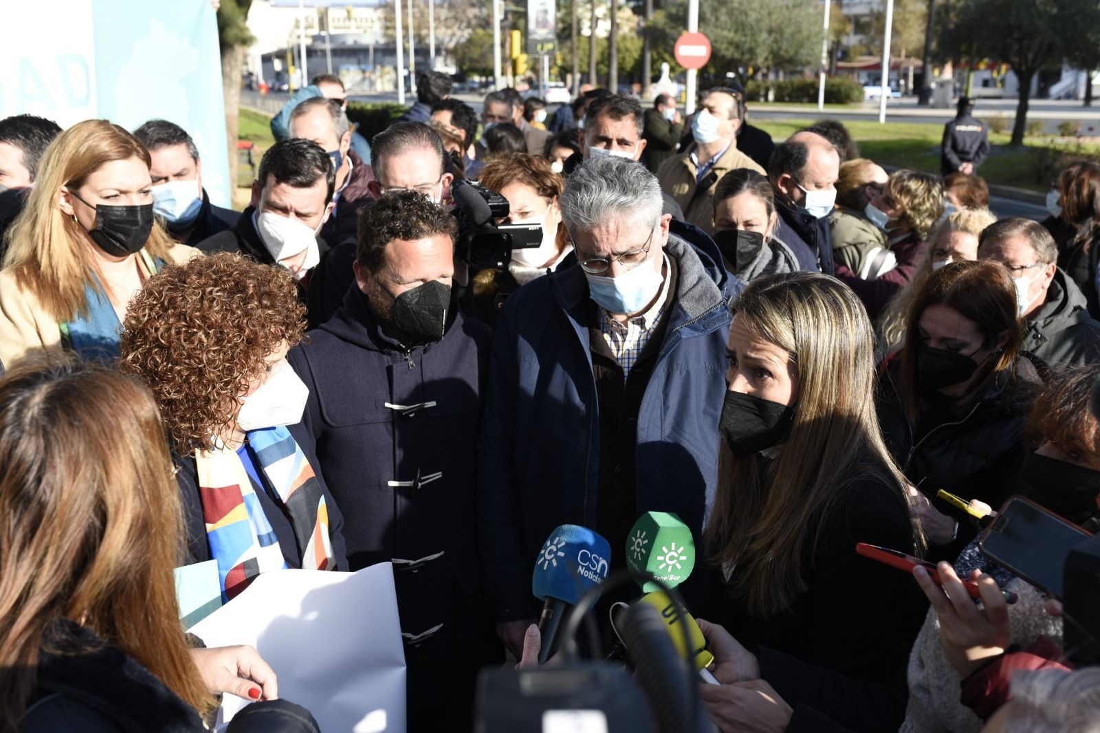 Bella Verano propone a María Eugenia Limón para abordar la situación sanitaria.