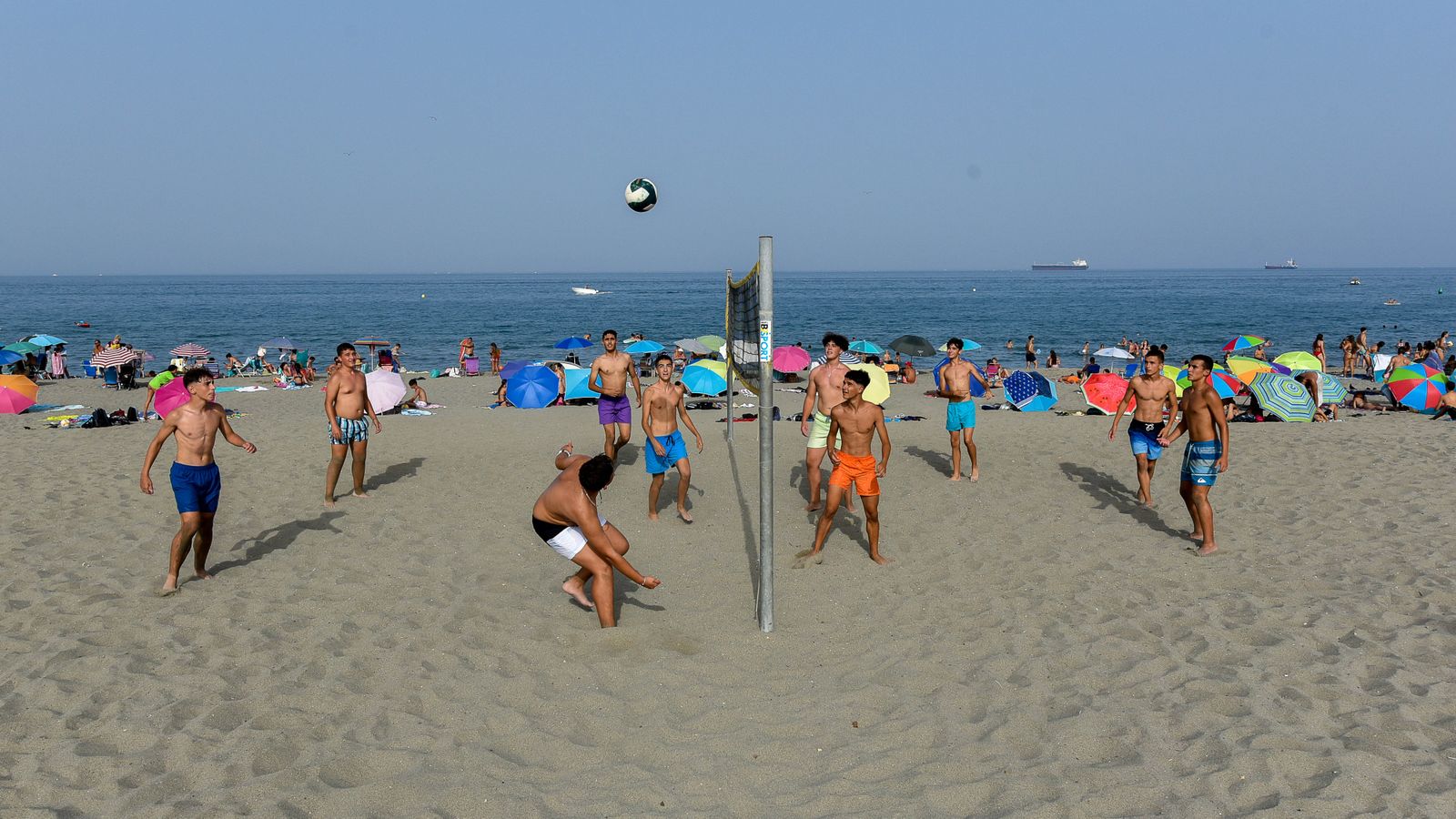 Las fotos de la tarde de playa en familia en La Línea