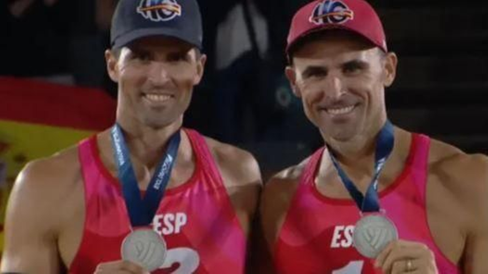 Adrián Gavira y Pablo Herrera, con sus medallas de plata, este domingo en Hamburgo