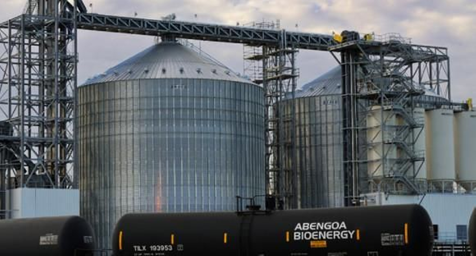 Abengoa vende tres plantas de etanol en EEUU por 209 millones de euros