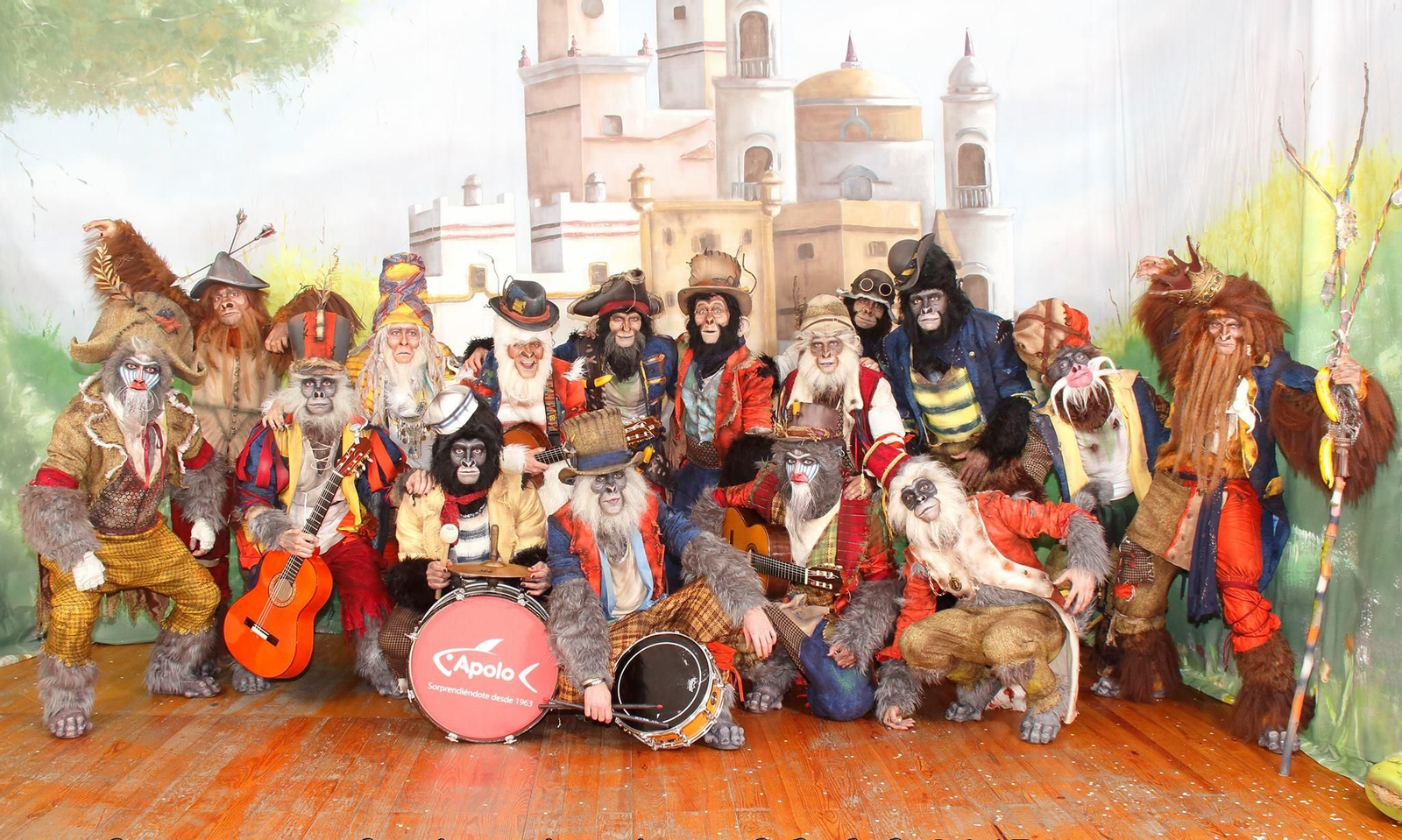 Jesús Bienvenido con su anterior comparsa, Los Irracionales.