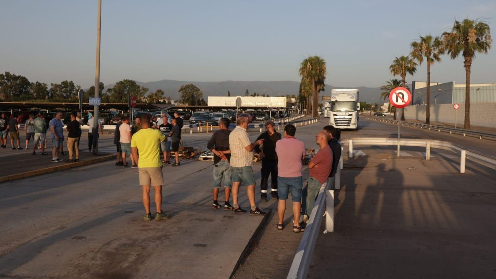Las movilizaciones de los trabajadores del metal, en el acceso a Acerinox.