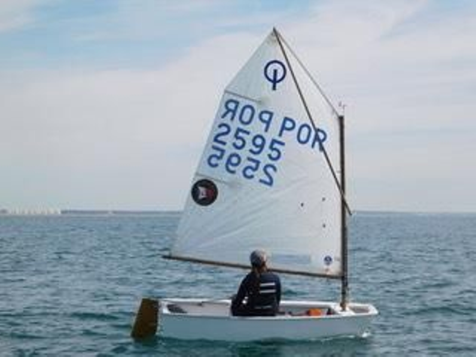 Participante de la regata Optimis del Real Club Marítimo de Huelva.