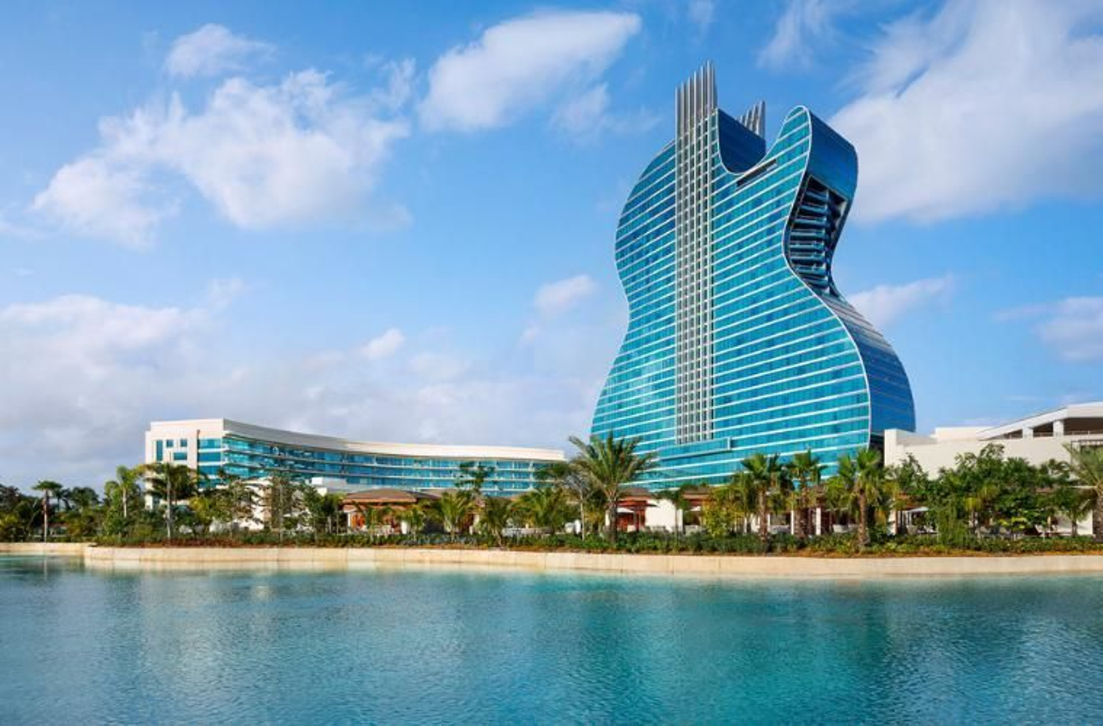 El hotel con forma de guitarra que Hard Rock  tiene en Florida