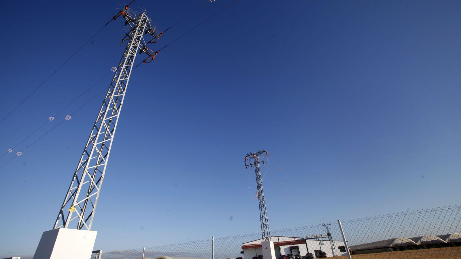 Los propietarios llevan años esperando las autorizaciones para conectarse a la red