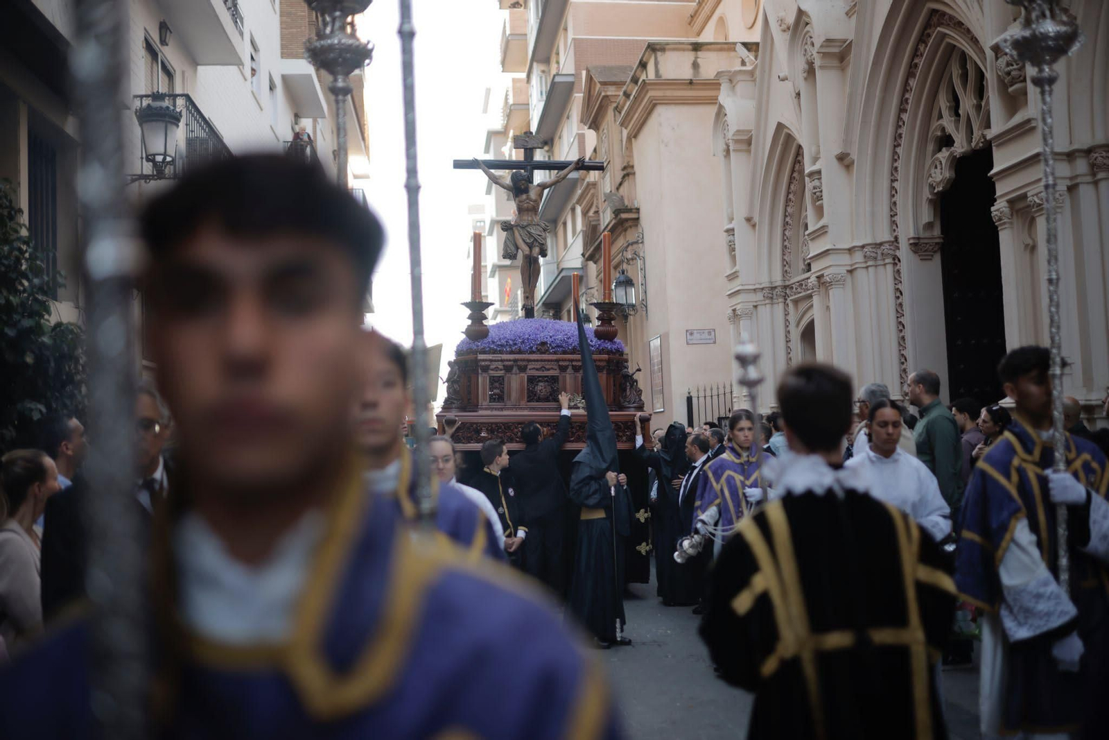 Misericordia inunda de silencio el Jueves Santo en Huelva