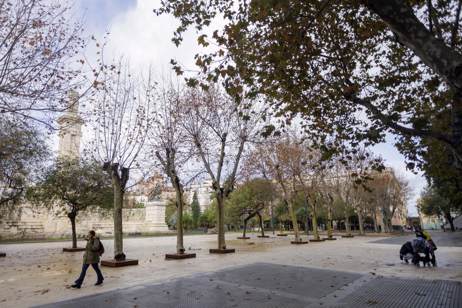 Las imágenes de la apertura de la nueva plaza de España. Las imágenes de la apertura de la nueva plaza de España.