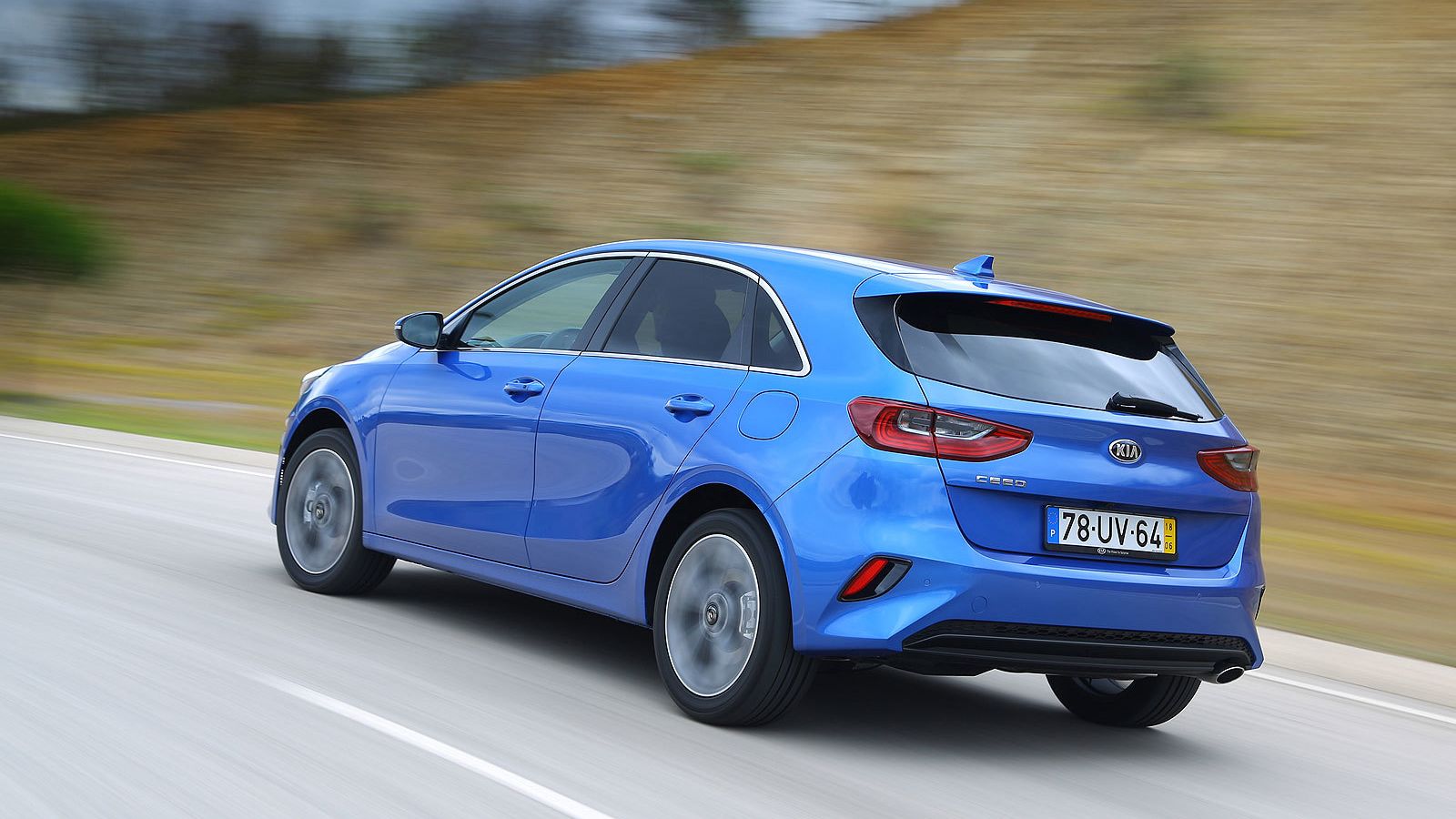 Incorpora una nueva plataforma, un nuevo diseño, unos motores más eficientes y mayor tecnología.