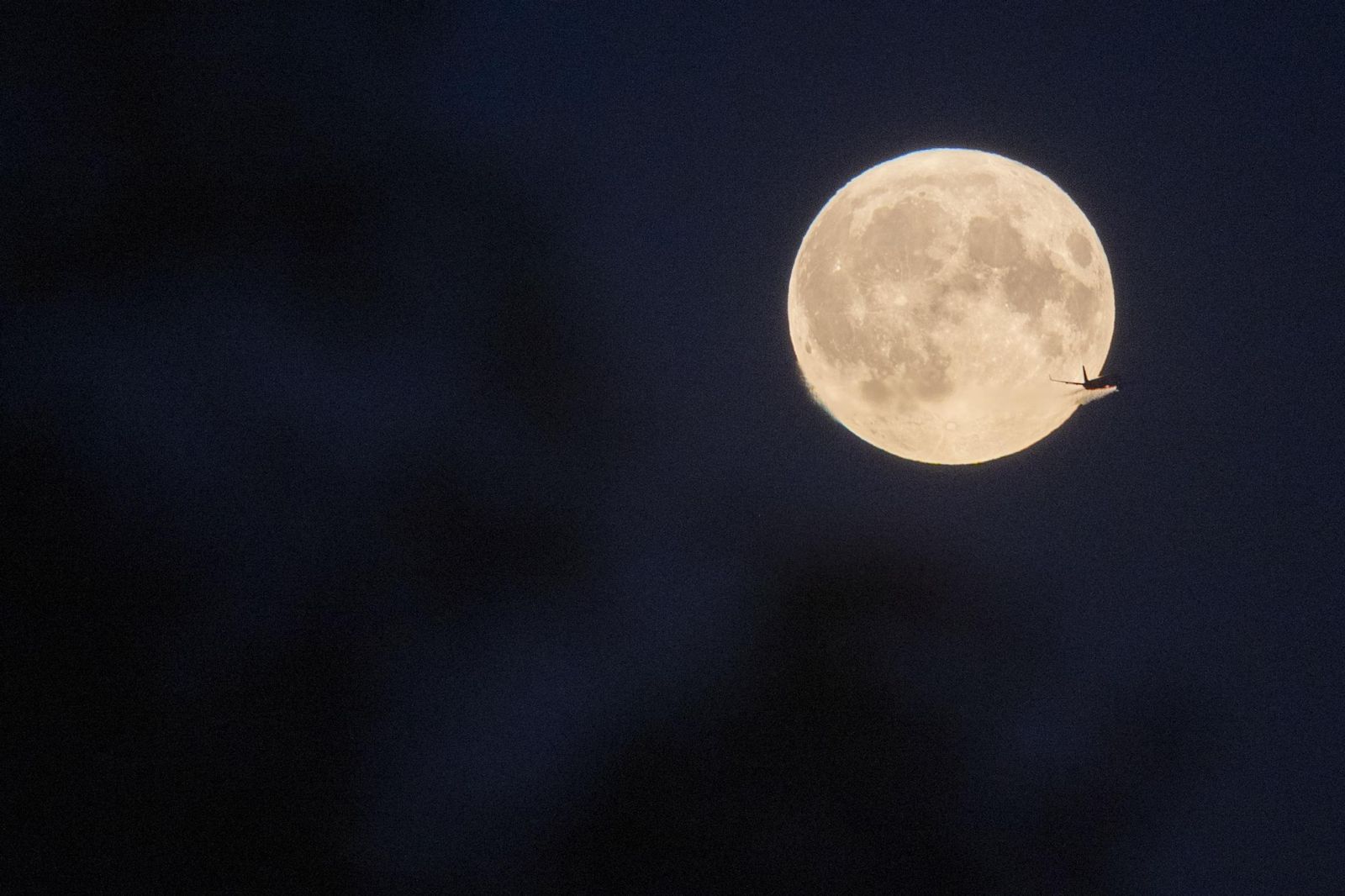 La Superluna azul captada en diferentes partes del planeta: un disfrute visual de la Luna del Esturión