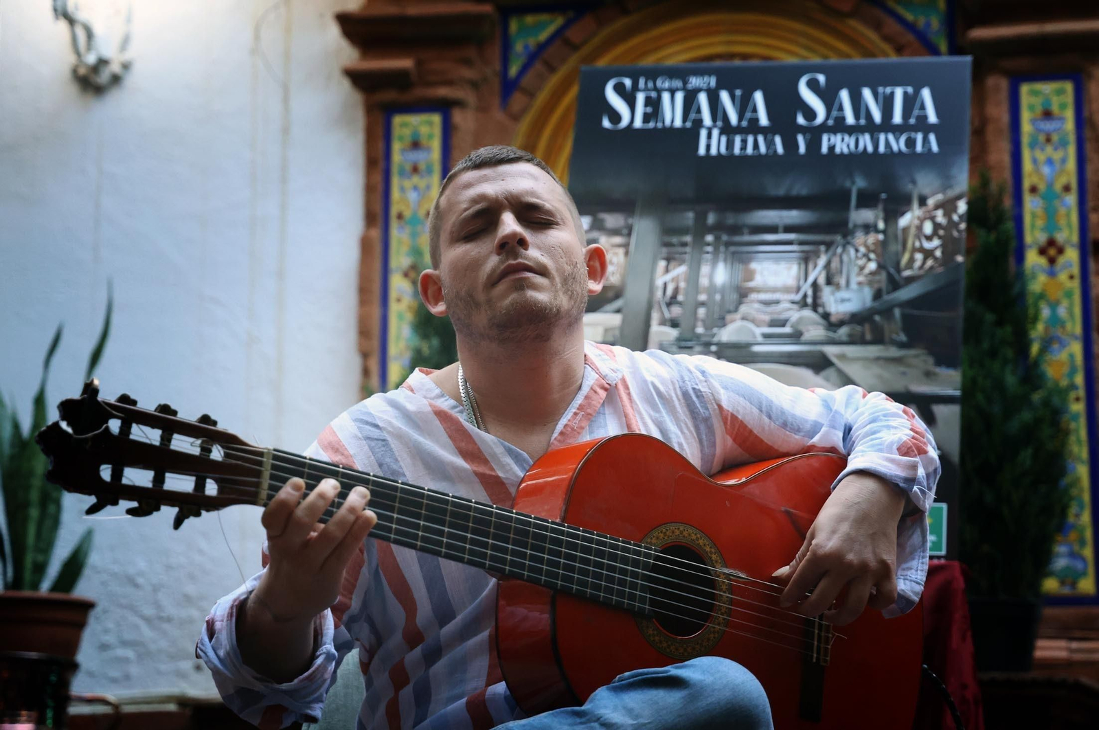 Imágenes de la presentación de "La Guía de Semana Santa de Huelva y Provincia" de Huelva Información