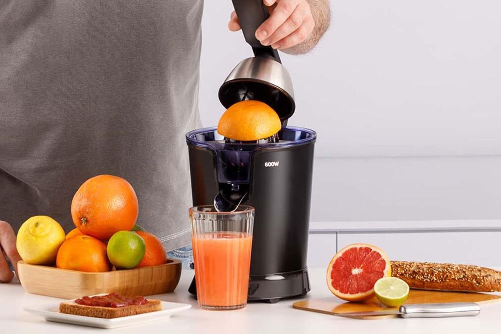 Disfruta de tus zumos favoritos con este exprimidor eléctrico rebajado un 35%