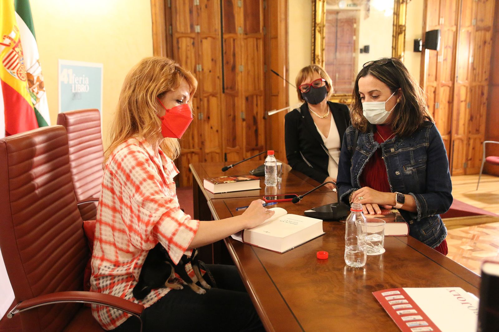 Fotogalería Diario de los Libros, con Vanessa Montfort y su obra 'La mujer sin nombre'