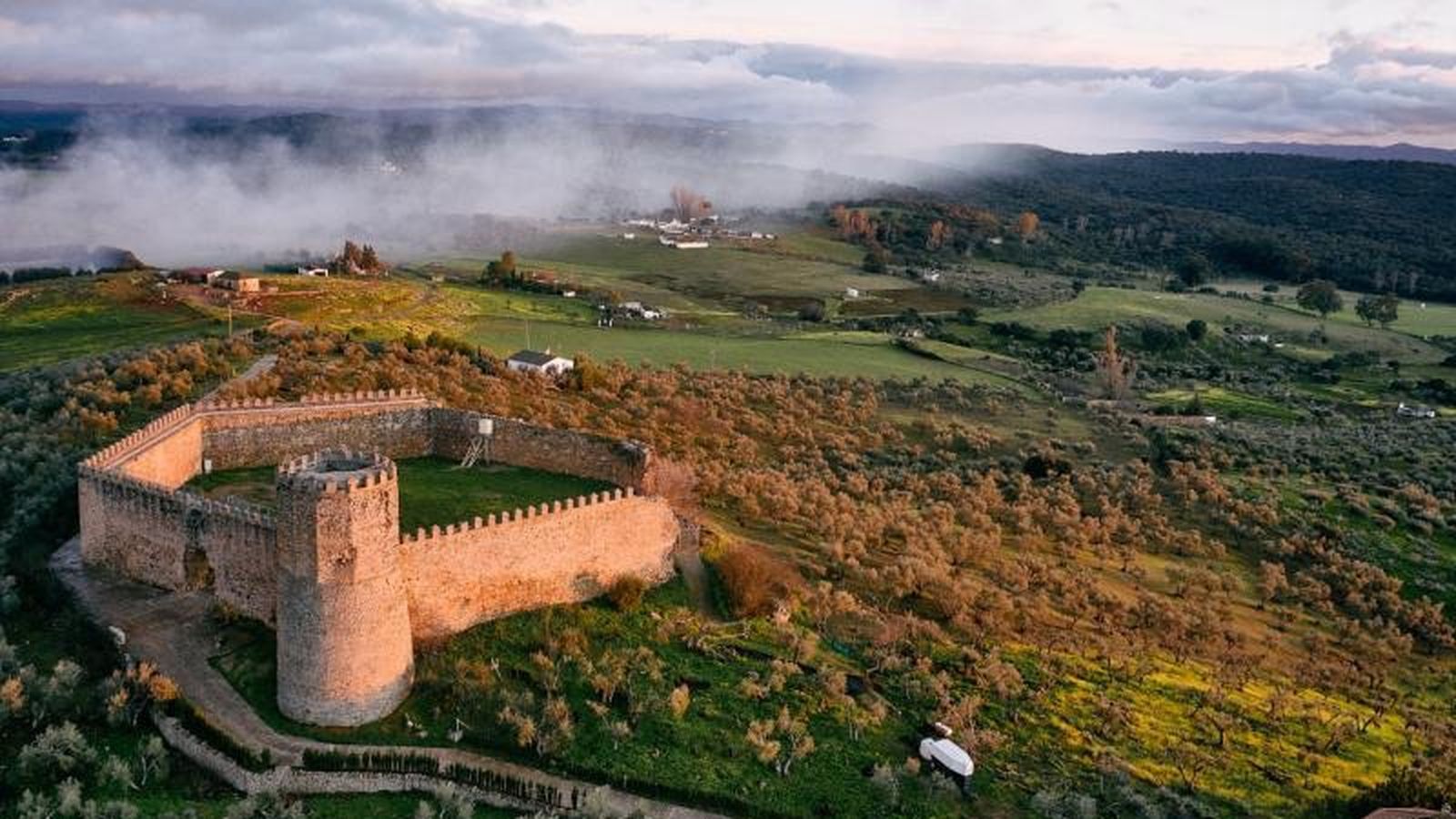 Castillo de Alanís, en la Sierra Norte de Sevilla