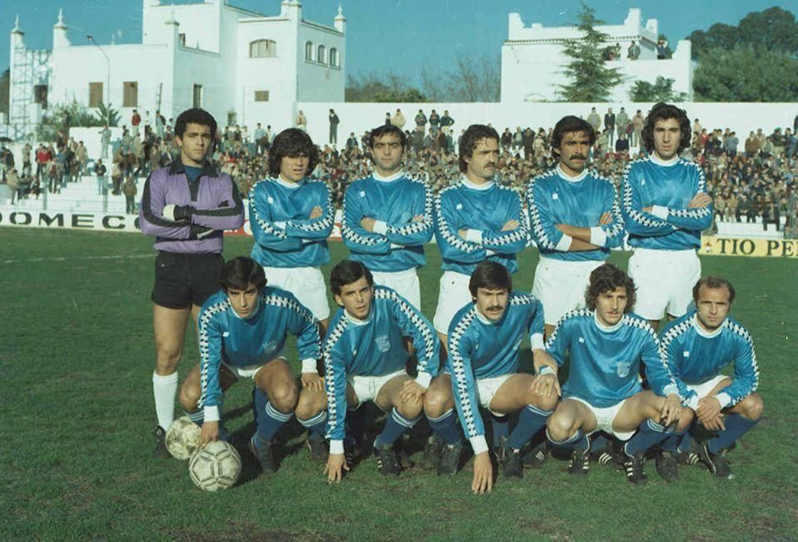 Acuña, en su última temporada en el Xerez CD, la 80/81, junto a Dieguito, Perdigones, Felipe Rivas o Mansilla, entre otros.