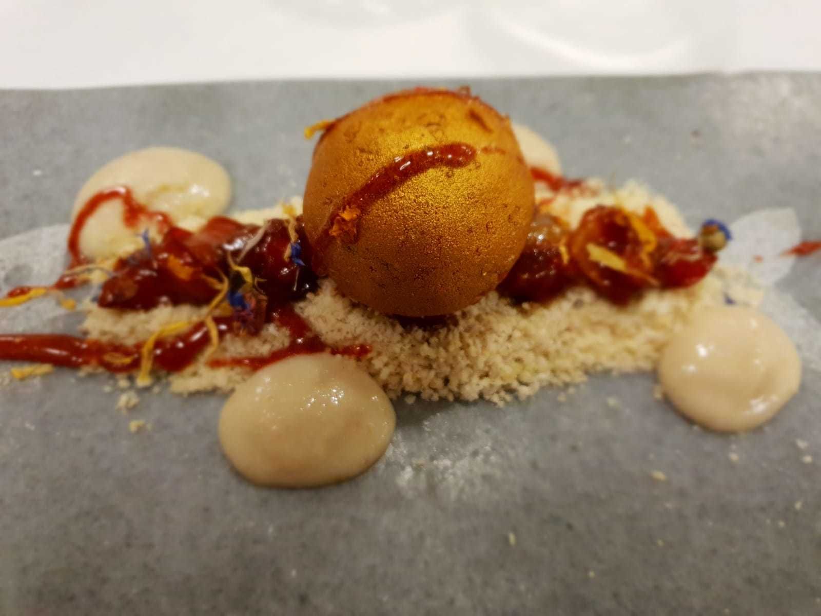 Javier Fuster crea la receta ‘Sabor a Almería’ en homenaje a su capitalidad.