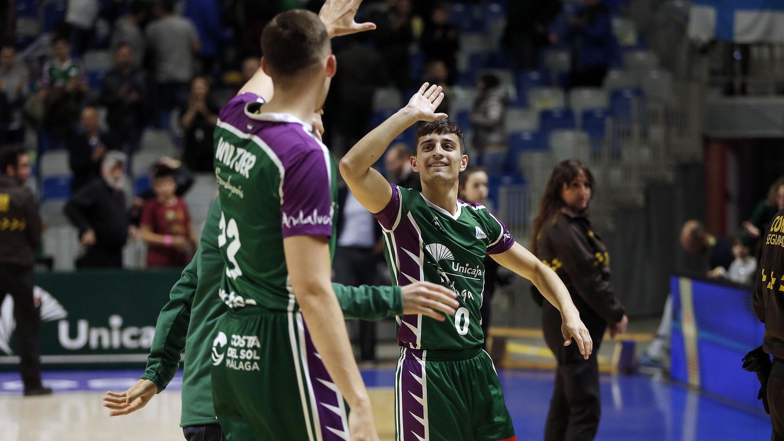 Wiltjer felicita a Lucas Muñoz.