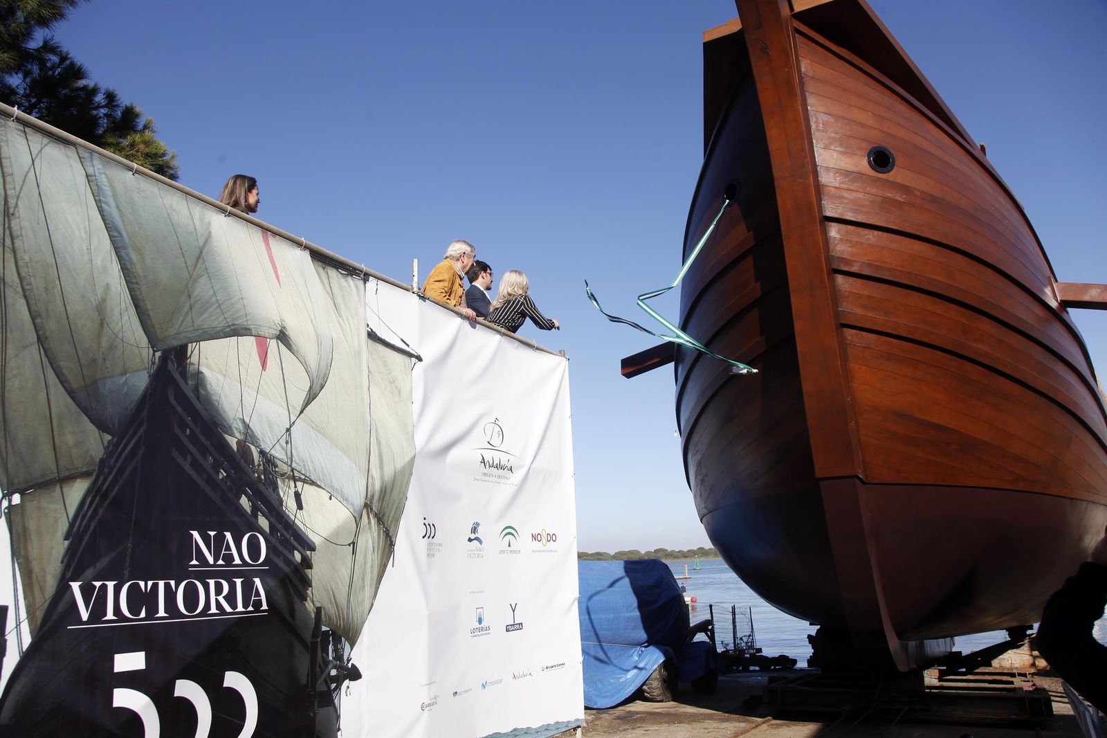 La consejera de Cultura y Patrimonio Histórico, Patricia del Pozo, fue la madrina de la botadura.
