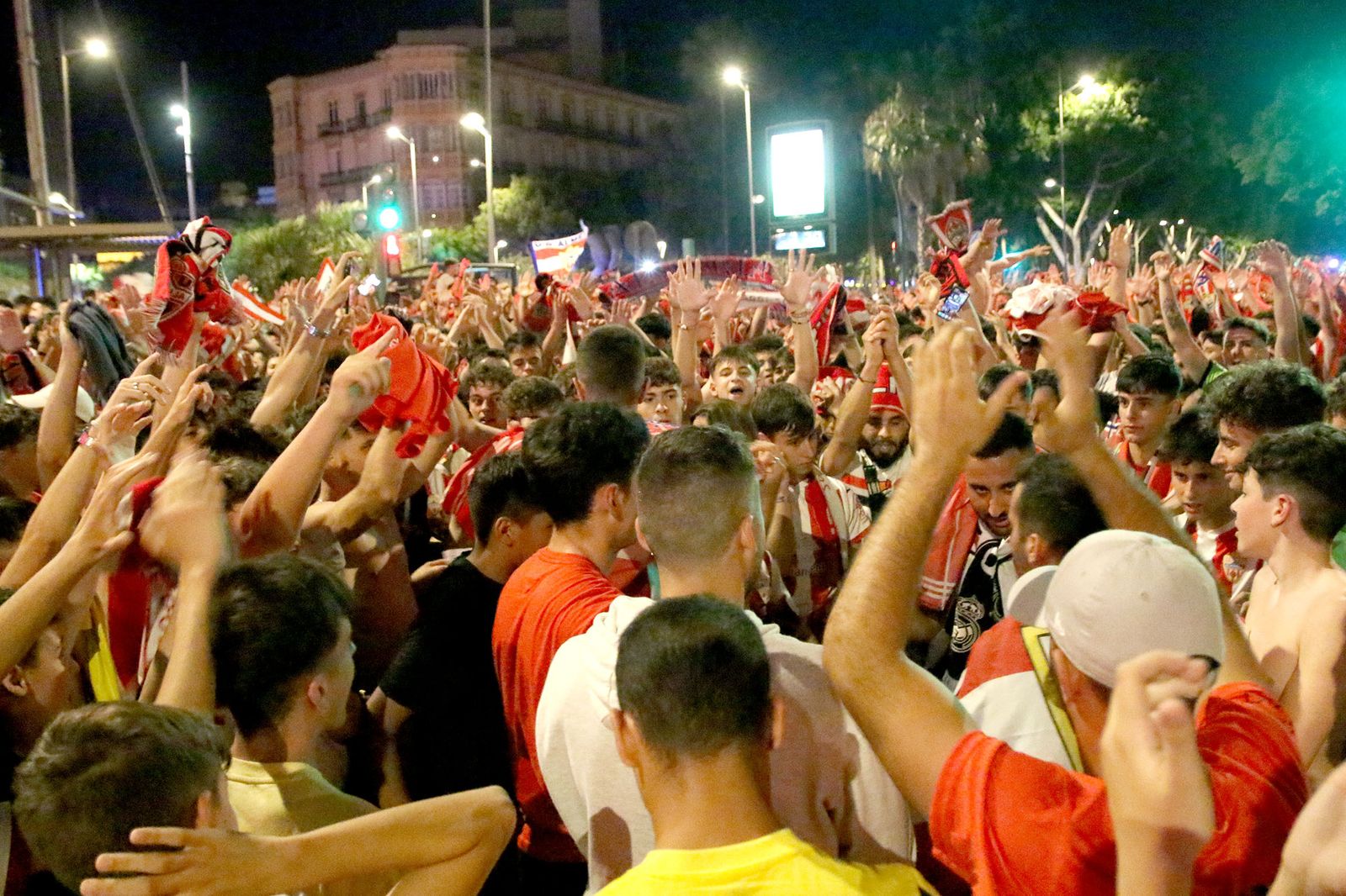 Las imágenes de la celebración del ascenso del Almería en la Plaza de las Velas