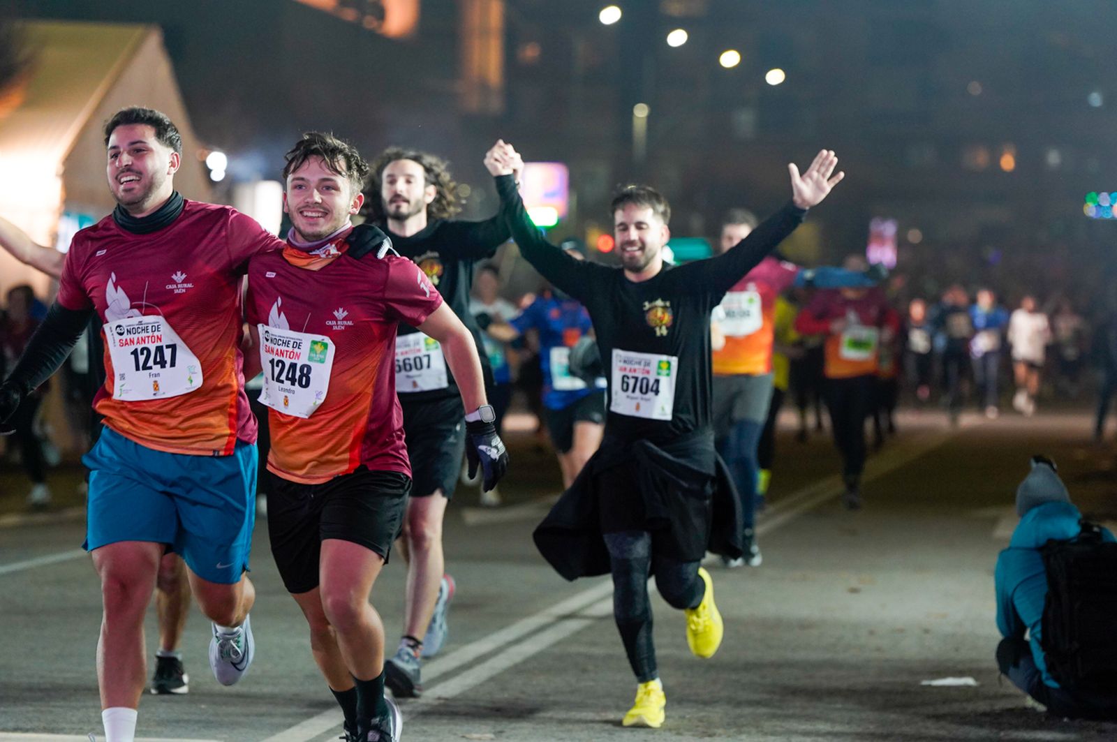 En imágenes: búscate en tu llegada a meta de la Carrera de San Antón 2026 (16)