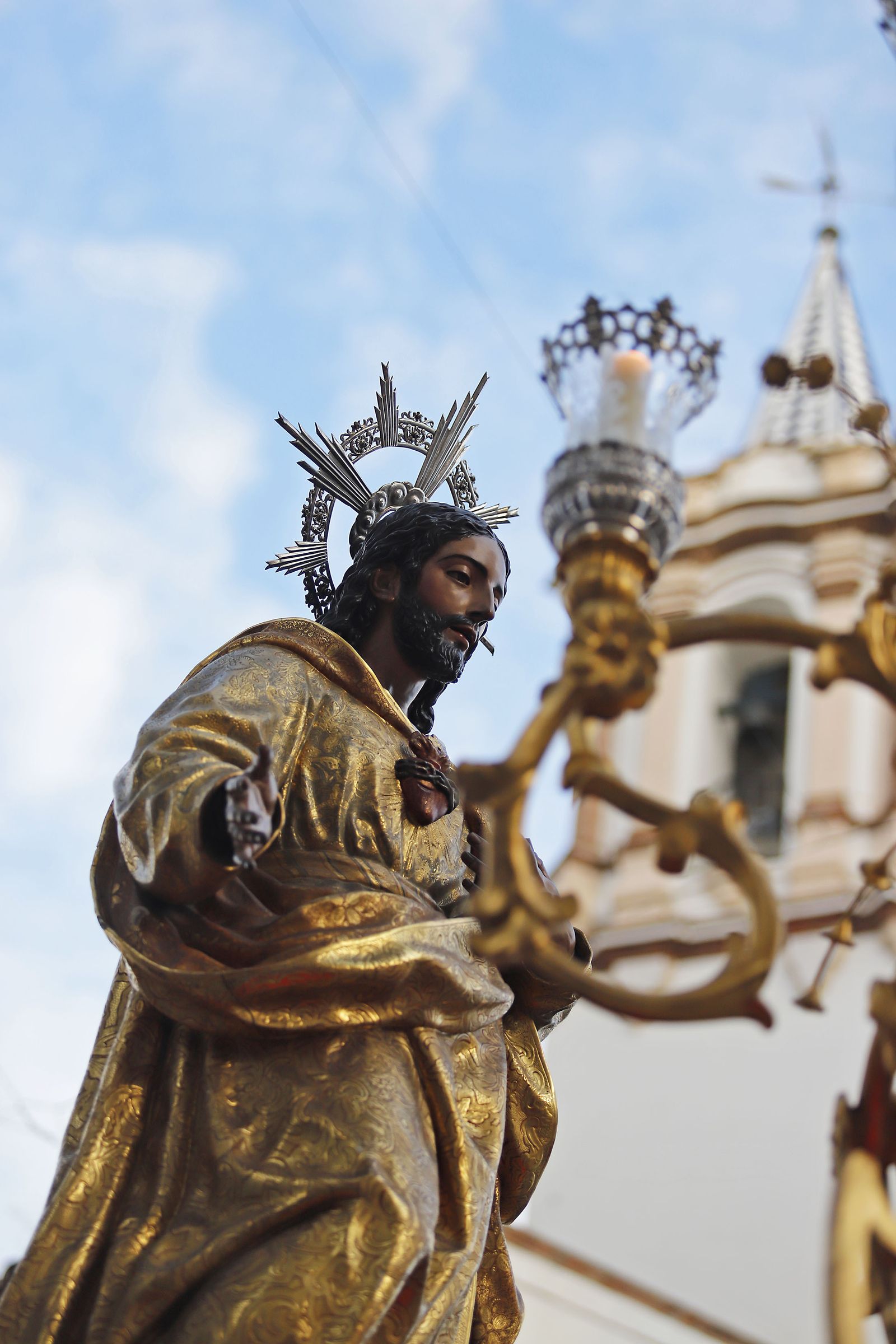 Imágenes del Sagrado corazón de Jesús en procesión por las calles del centro