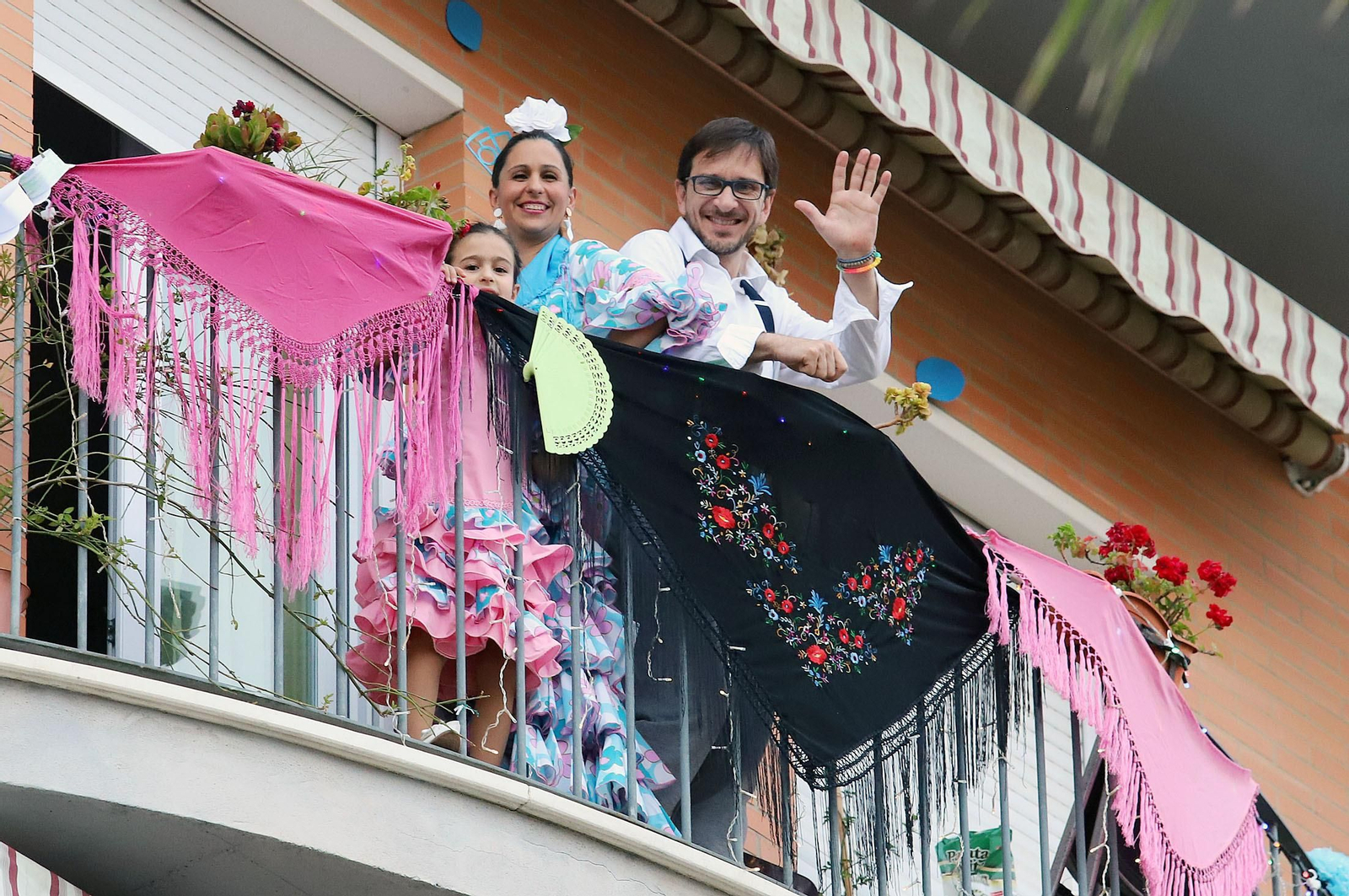 Imágenes de los aplausos de la calle Fenicios