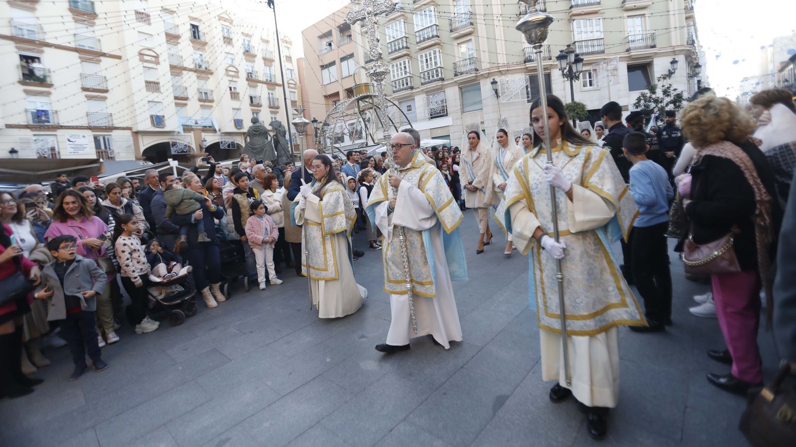 Las fotos de la procesión de la Inmaculada Concepción por las calles de la Línea
