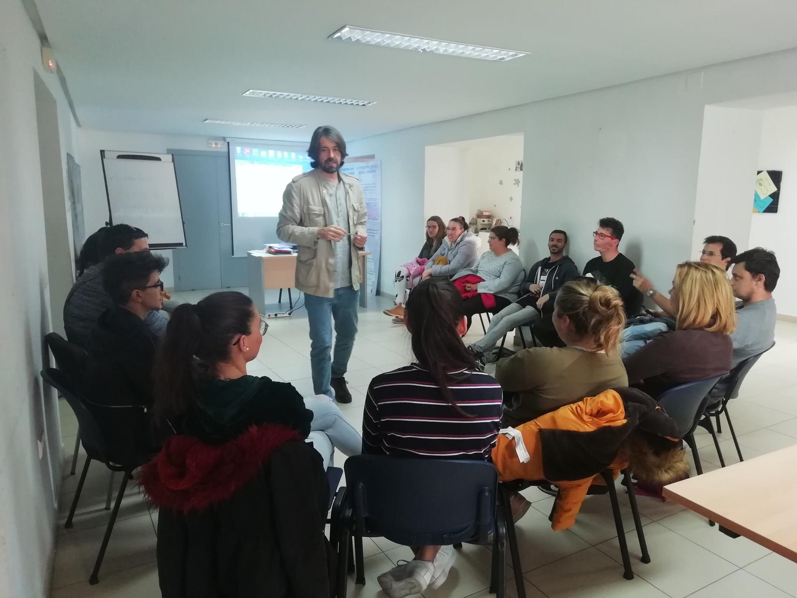 Una de las clases teóricas del programa.