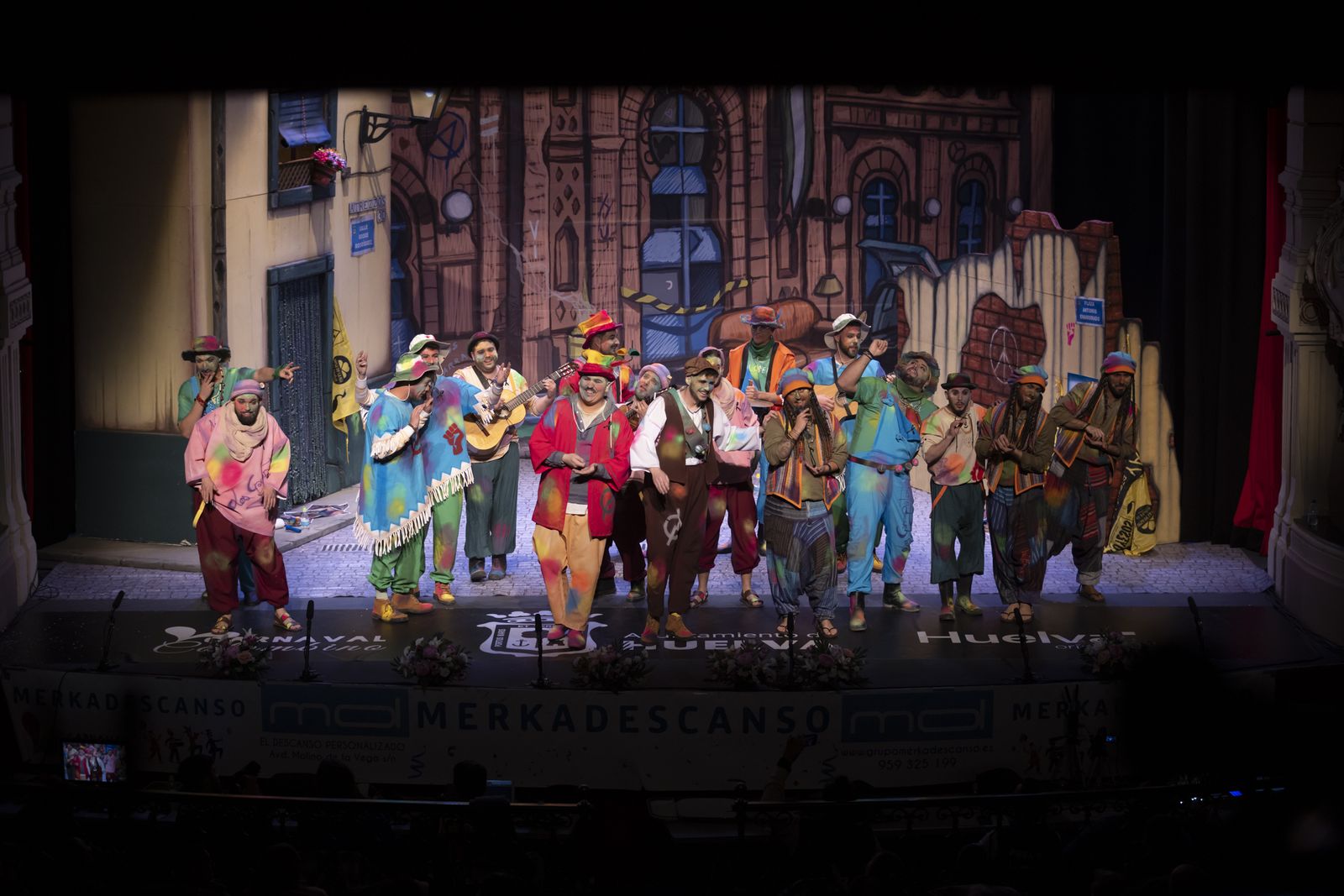 Imágenes de la actuación de la comparsa de Huelva "Los garrapatas" en el Carnaval Colombino