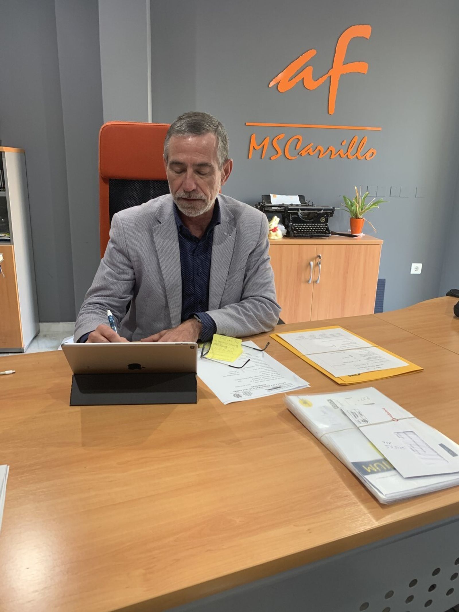 Manuel Sánchez Carrillo, uno de los administradores de fincas que trabajan en El Puerto.