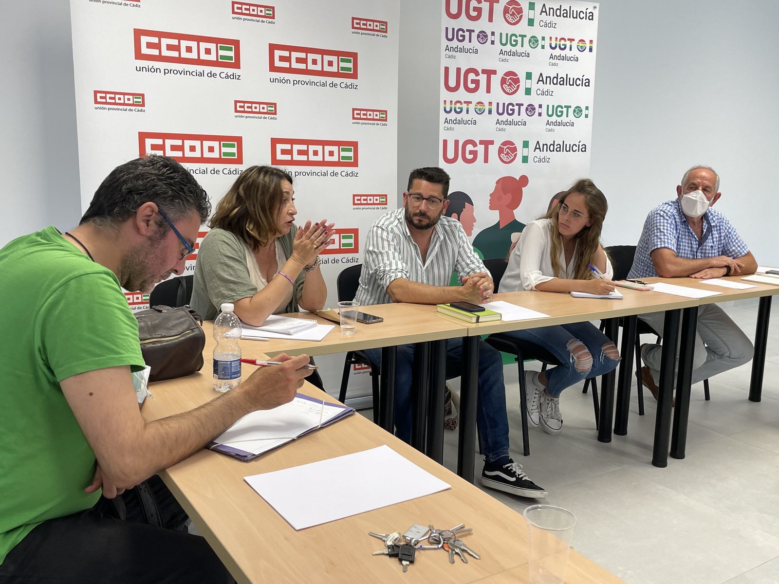 Dirigentes de Por Andalucía, en su reunión con UGT y CCOO.