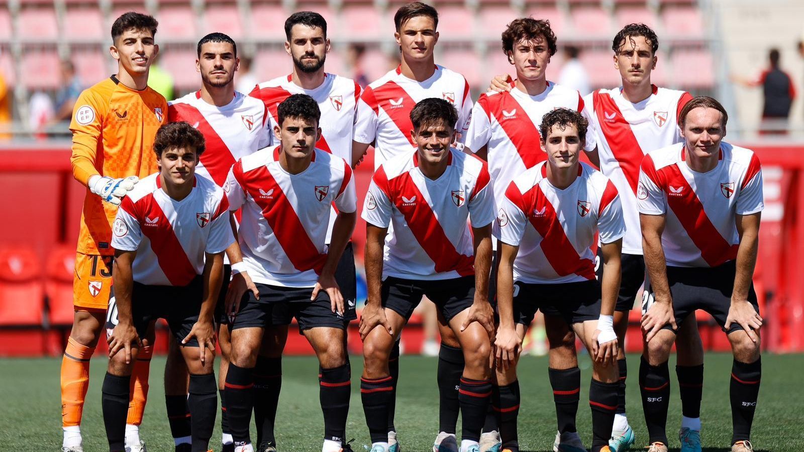 Formación inicial del Sevilla Atlético en la jornada final de Segunda RFEF.